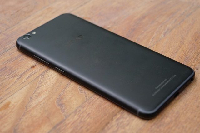 Saya tak suka selfie, tapi Vivo V5s sungguh terlalu