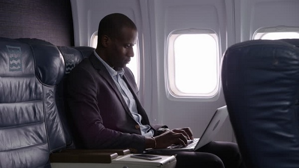 Mudah terbakar, Amerika berusaha mencegah laptop masuk kabin pesawat