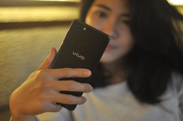 Kenapa ada Vivo V7 Plus kalau V7 juga oke?
