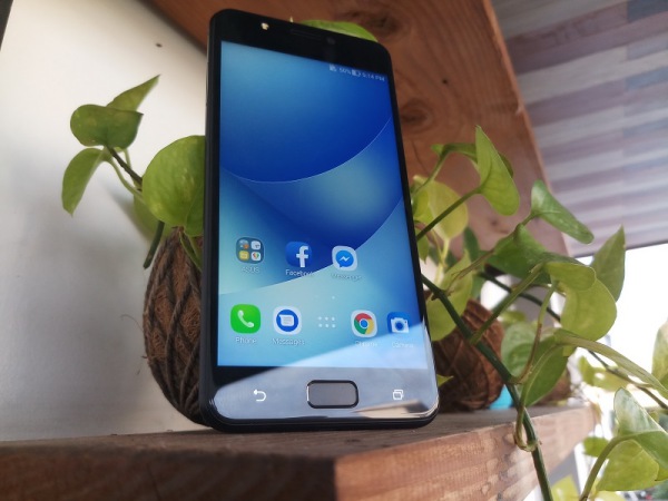 Asus ZenFone 4 Max, baterai besar tapi isi ulang lama