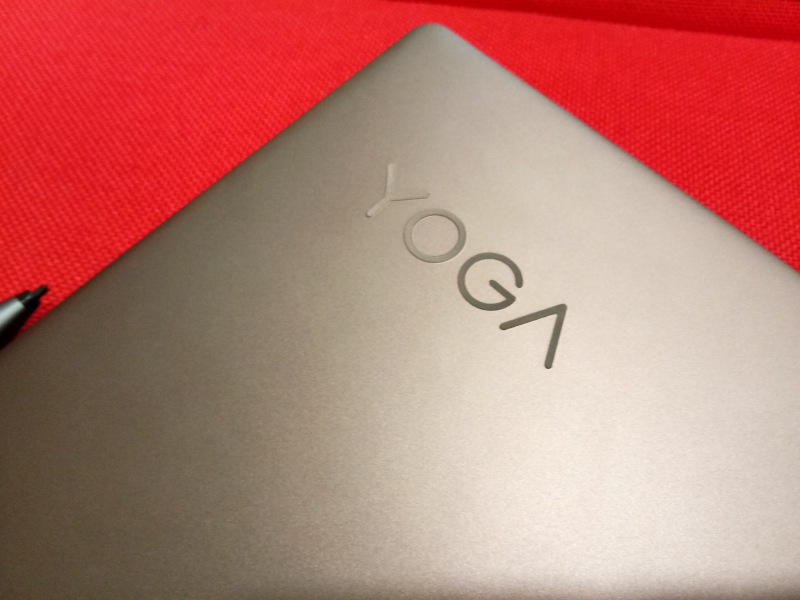 Mencoba laptop akrobatik, Lenovo Yoga 920