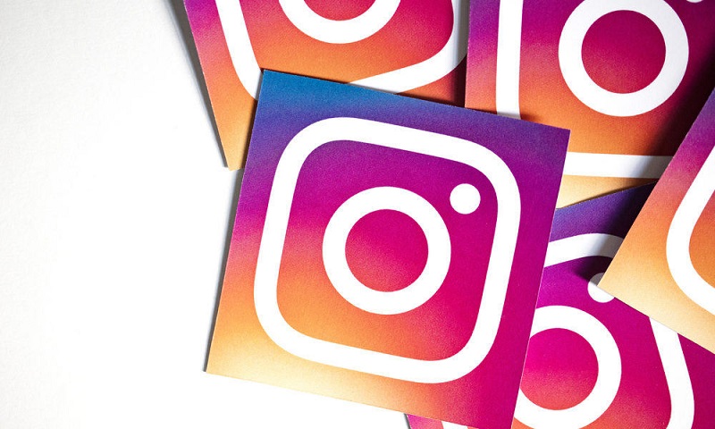 Tipuan influencer palsu di media sosial