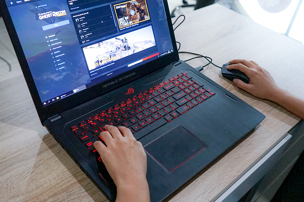 Laptop gaming pakai AMD? Cek ROG STRIX GL702ZC
