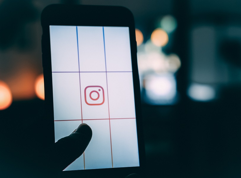 Haruskah hapus foto mantan dari Instagram saat putus