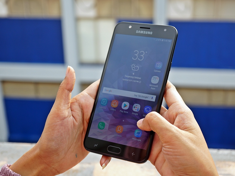 Galaxy J7 Duo, desain jadul fitur agak kekinian