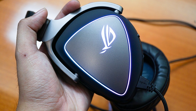 ROG Delta, headphone gaming tapi bisa buat bergaya