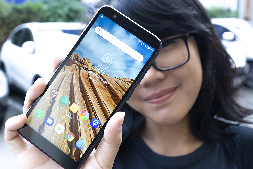 Smartphone ini murah, tapi layarnya besar