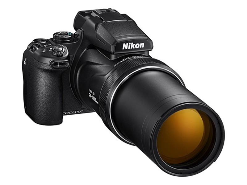 Anda dapat memotret bulan menggunakan kamera Nikon terbaru