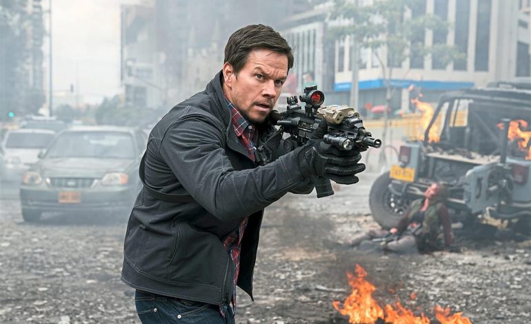Saat Iko Uwais lebih berperan dibandingkan Mark Wahlberg
