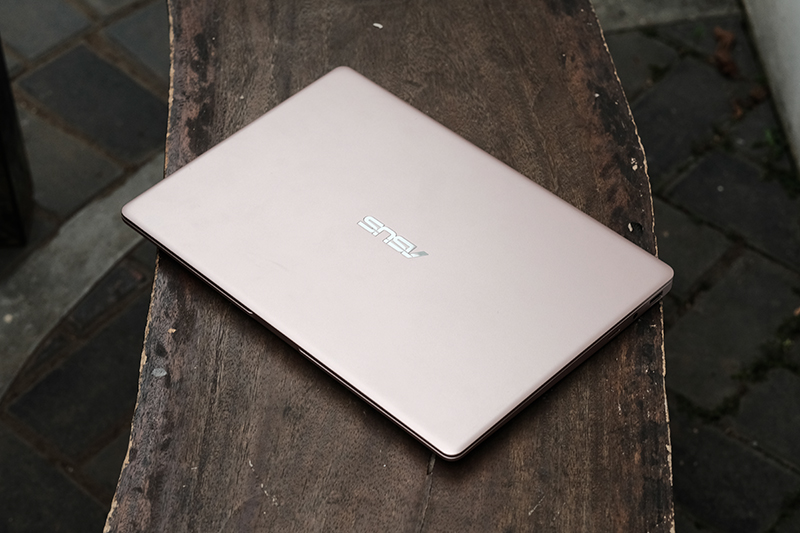 Laptop baru Asus ini tipis dan berstandar militer