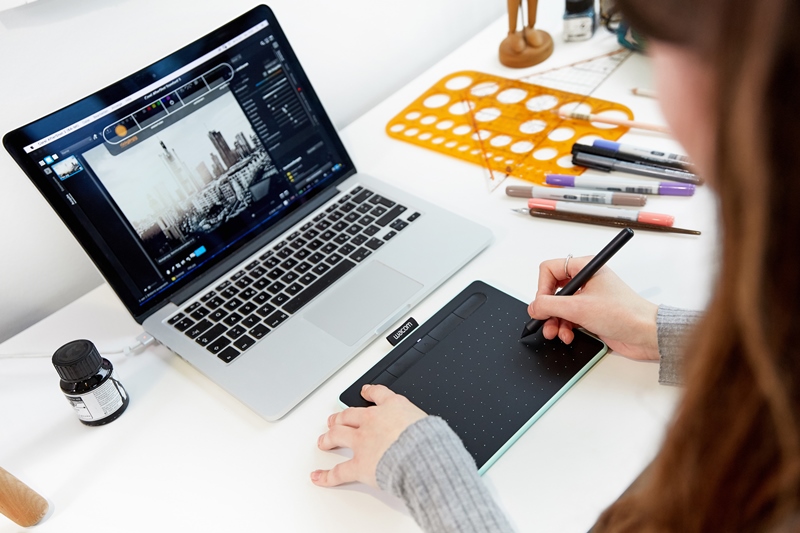 Graphics Tablet dari Wacom padukan hardware dan software kreatif