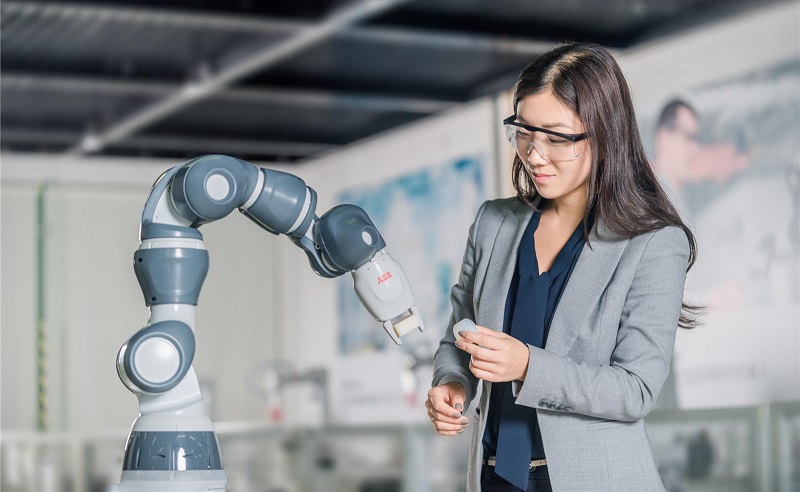 Di Shanghai bakal ada pabrik robot tercanggih