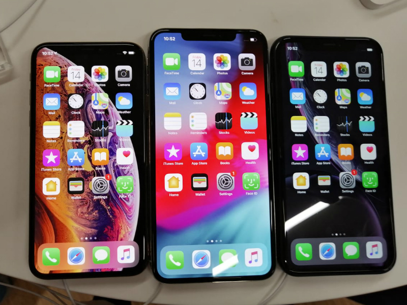 2019 iPhone masih pakai notch, 2020 pakai lubang di layar