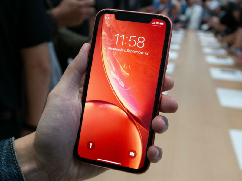 Analis anjurkan Apple potong harga iPhone XR