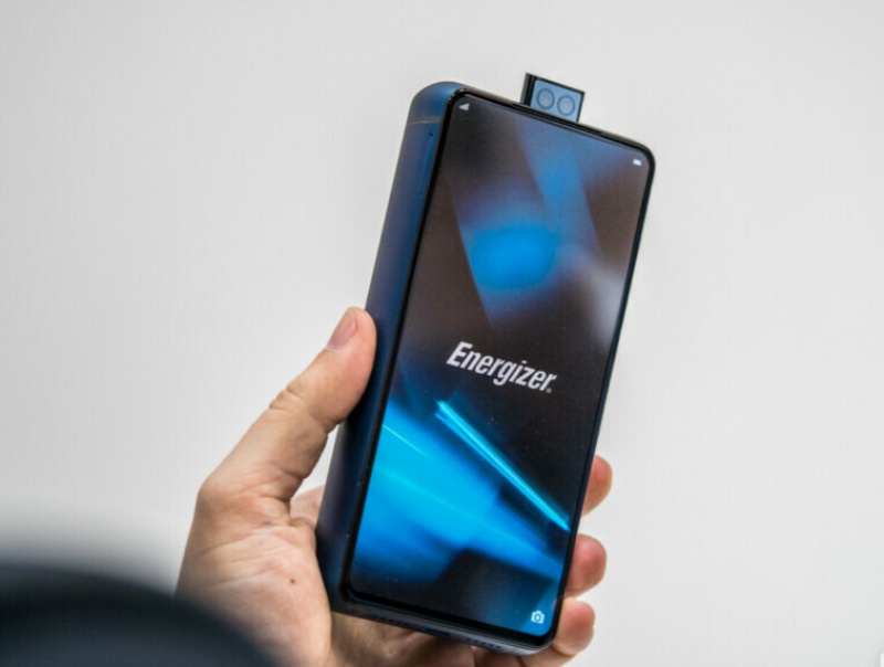 Energizer Power Max P18K punya baterai 18000 mAh