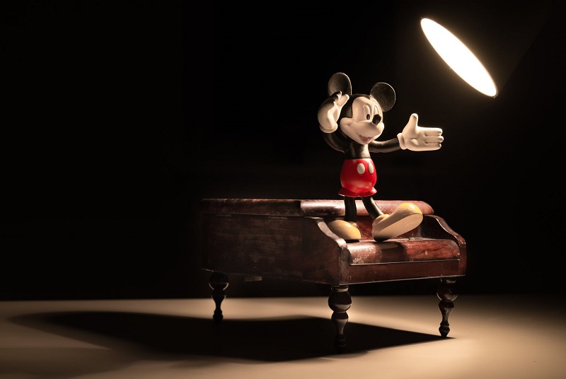 Disney akan tarik seluruh filmnya di Netflix demi Disney+