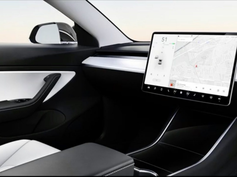 Tesla buat mobil tanpa kemudi