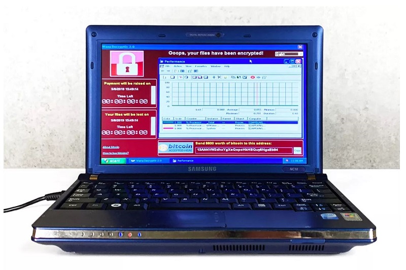 Laptop dengan enam virus paling berbahaya di dunia ini dijual Rp17 miliar