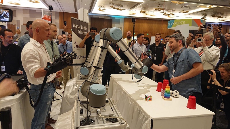 Kamu bisa rasakan apa yang disentuh tangan robot ini