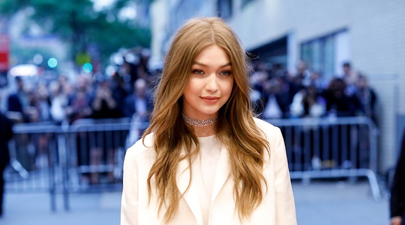 Gigi Hadid klaim foto paparazzi sebagai hak ciptanya