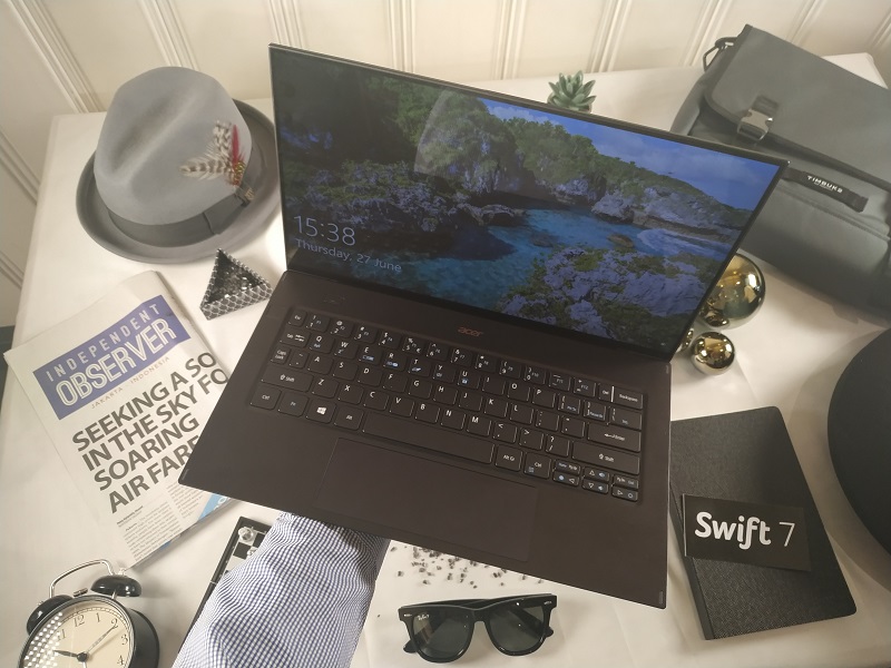 Laptop tertipis di dunia hadir di Indonesia