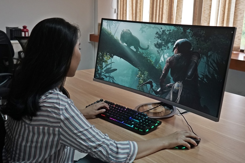 Asus Designo MX38V, monitor rupawan penuh fitur