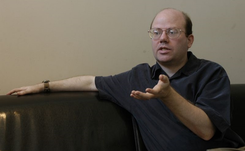 Pendiri Wikipedia sebut internet mengerikan karena Facebook cs