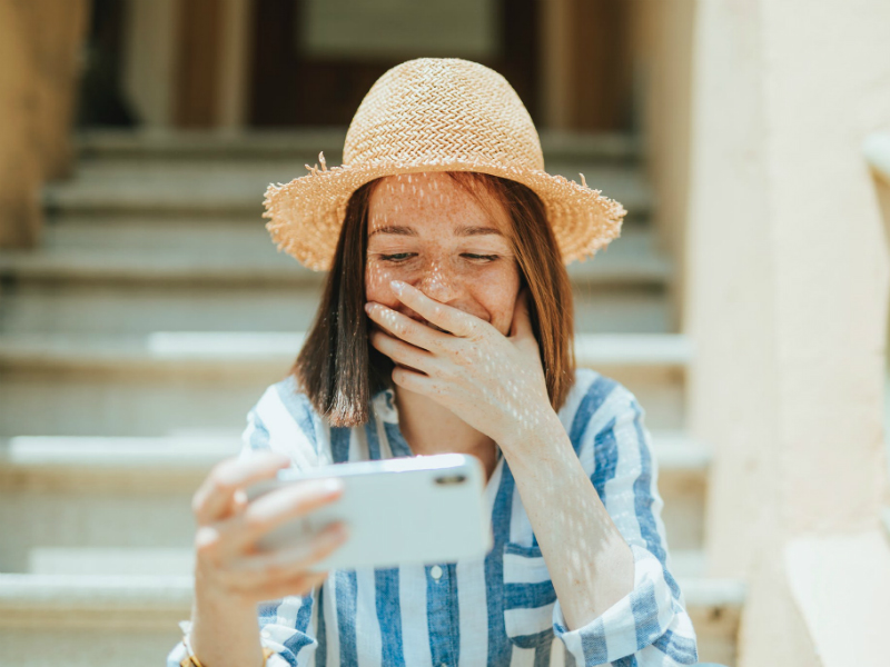 Menggunakan smartphone terlalu lama dapat tingkatkan risiko obesitas