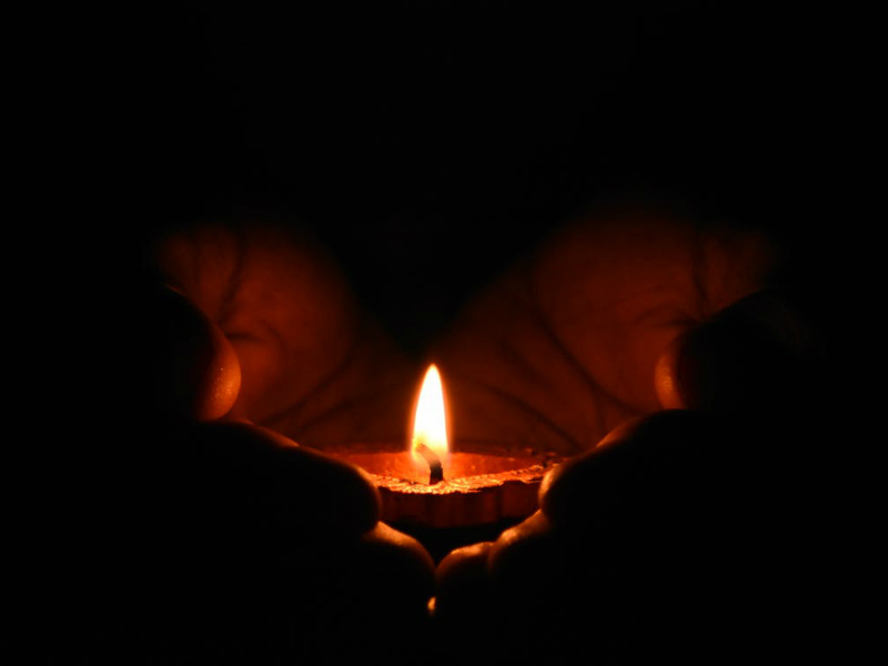 Jabodetabek mati lampu hampir seharian, PLN minta maaf