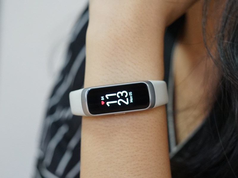 Galaxy Fit: Smartband dengan segudang fitur