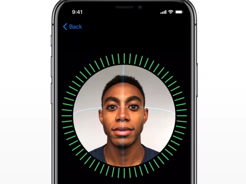 Bermodal kacamata dan selotip, Face ID Apple ternyata bisa bobol