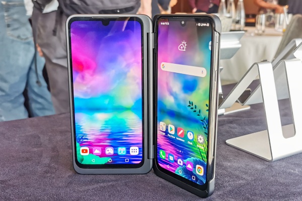 LG punya alternatif smartphone lipat dengan LG G8X