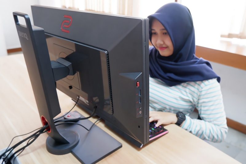 BenQ Zowie XL2546: kemudahan untuk eSport