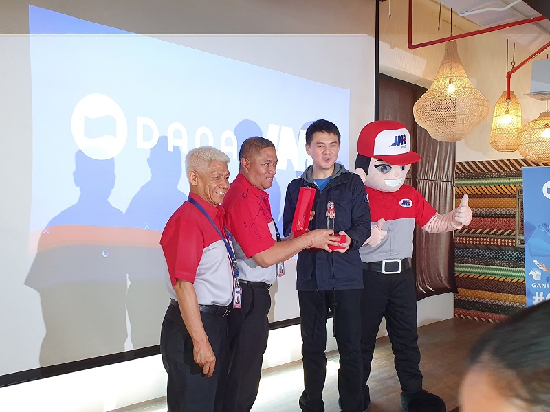 Kini pengguna bisa bayar JNE pakai Dana