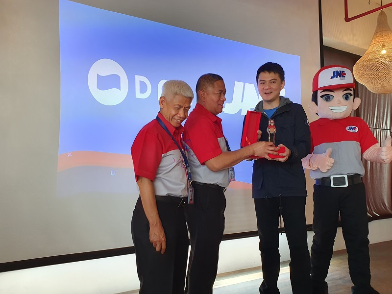 Kini pengguna bisa bayar JNE pakai Dana