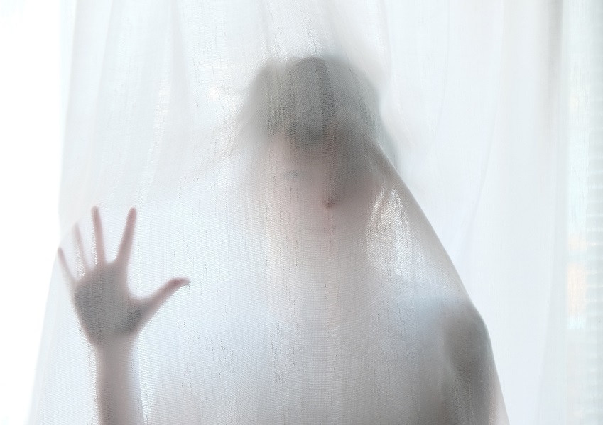 Mencoba 5 aplikasi pemburu hantu