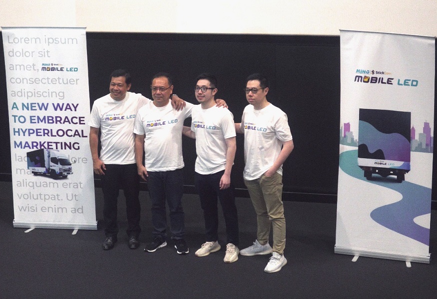  StickEarn dan Ming Promotion hadirkan videotron berjalan