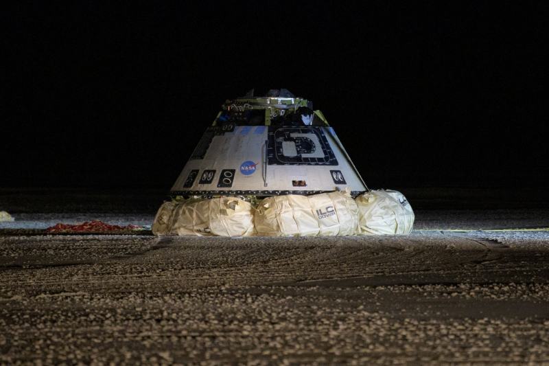 Boeing Starliner berhasil mendarat dengan sempurna