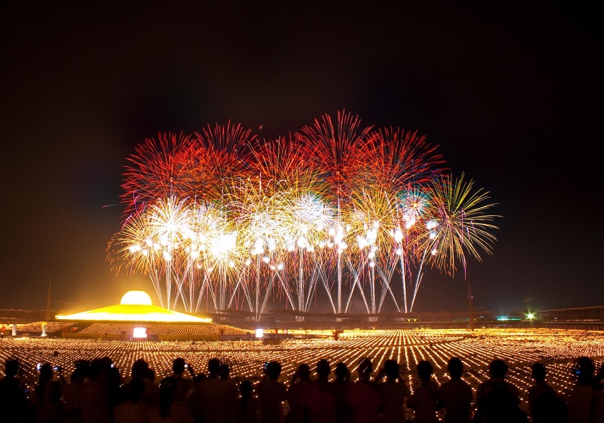 Caption Instagram kece untuk momen melihat kembang api 