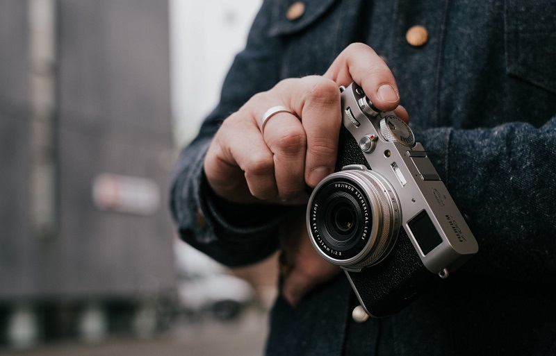 Fujifilm X100V punya prosesor dan sensor flagship