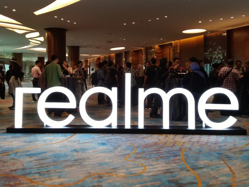 Smart TV realme pakai layar 43 inci 