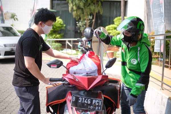 Gojek bantu distribusi paket sembako dari Kemensos