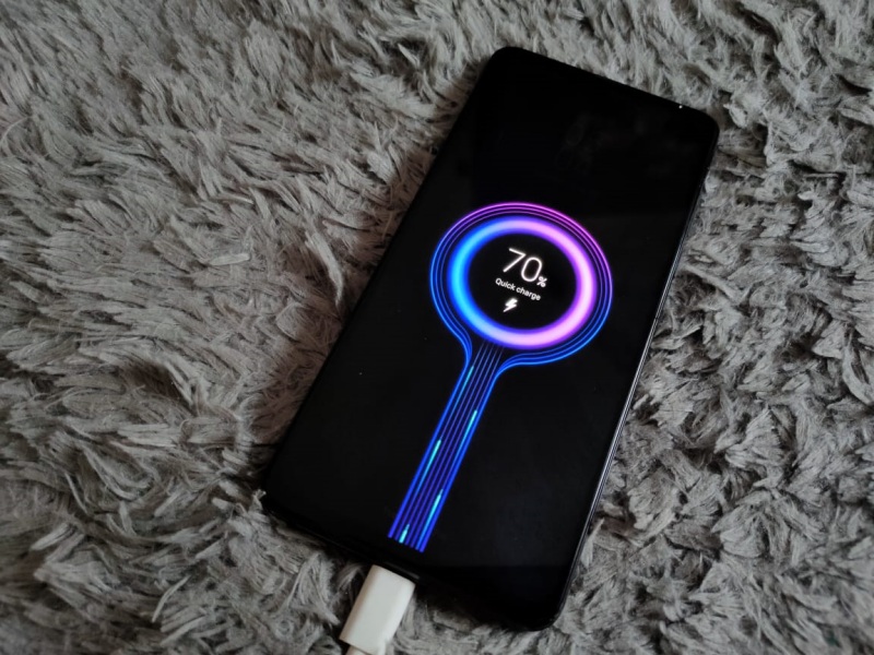Pengisian cepat 100W Xiaomi akan meluncur akhir tahun ini 