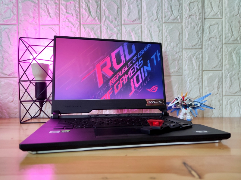 ASUS ROG STRIX SCAR 15, laptop gaming terkencang di pasaran