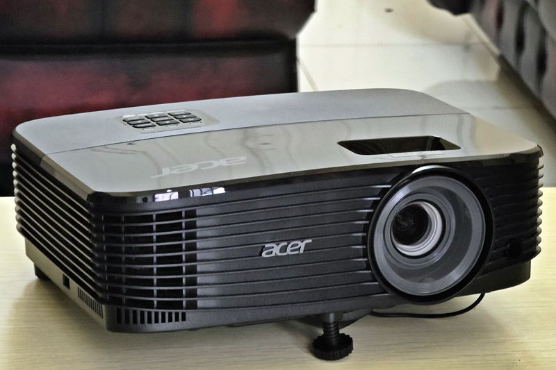 Acer BS-320: proyektor terang dan ramah mata