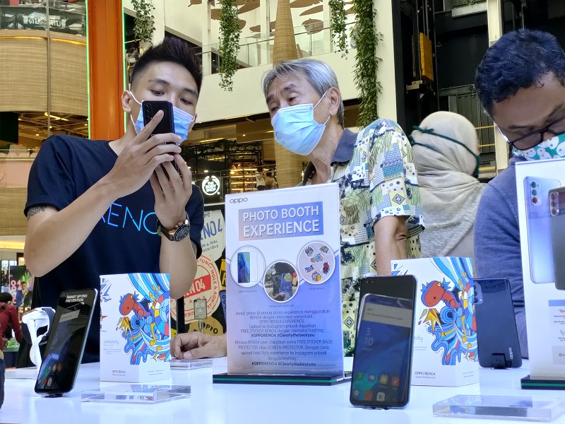 Oppo Reno4 disambut antusias warga Bandung