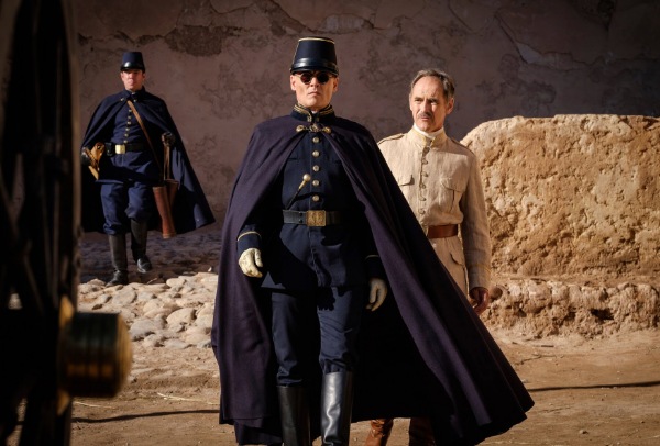 Waiting for the Barbarians, drama kental unsur kolonialisme