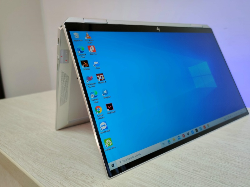 HP Spectre X360: Asyik untuk diajak multimedia 