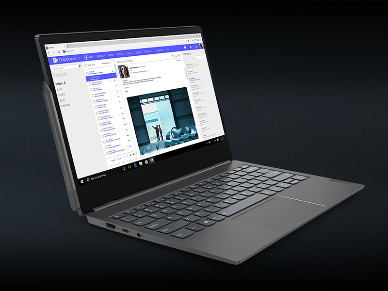 Lenovo ThinkBook Plus hadir dengan dua layar 