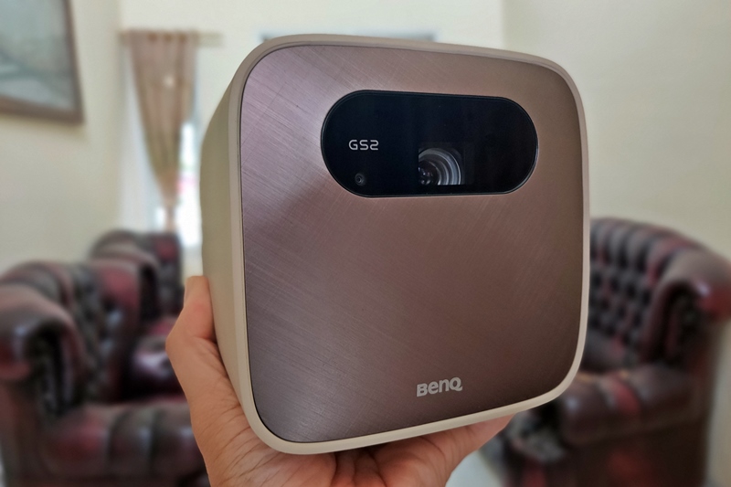 BenQ GS2: Proyektor mini tangguh, praktis, dan ramah anak